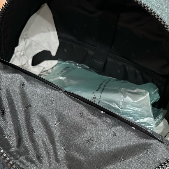 Michael Kors Men Cooper Large Backpack - Picture 7 of 9